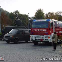 li. das Österreichische Bundesheer mit einer mobilen Radareinheit - re. die FF Hainburg/D.