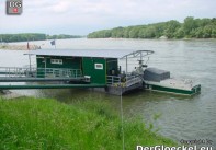 Zollwache - Gendarmerie - Polizei. Die schwimmende Dienststelle auf der Donau in Hainburg Zollwache - Gendarmerie - Polizei. Die schwimmende Dienststelle auf der Donau in Hainburg