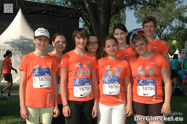 Die Läuferinnen der Hauptschule Hainburg beim Österreichischen Frauenlauf 2011